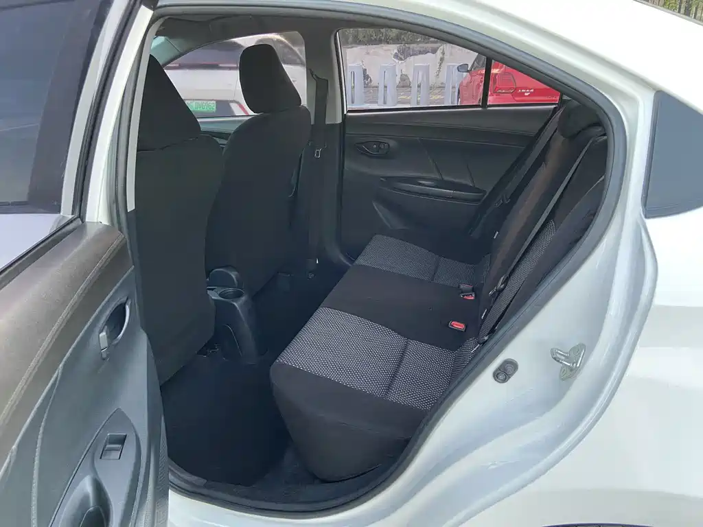 Toyota Vios — миниатюра 9