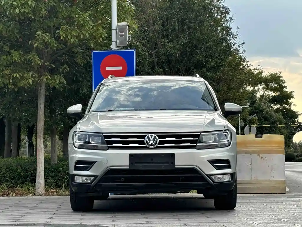 Volkswagen Tiguan L — миниатюра 2