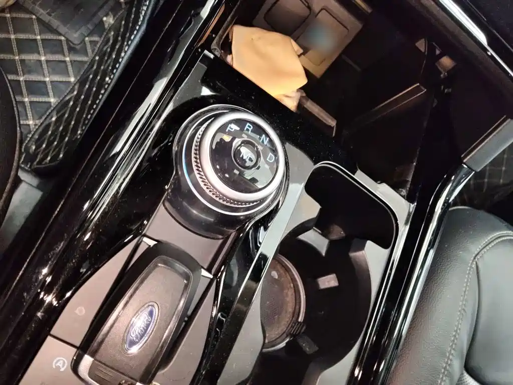Ford Explorer — миниатюра 7