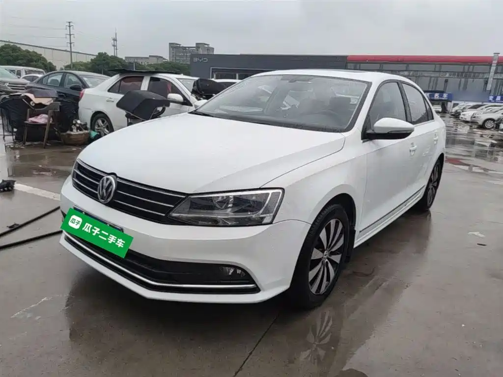 Volkswagen Sagitar 2018