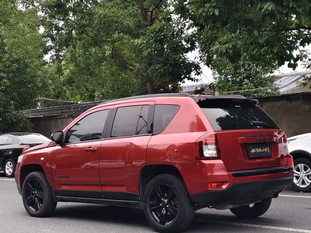 Jeep Compass (Import) — миниатюра 6