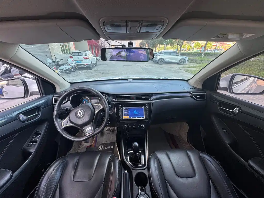 Dongfeng 580 2016 1.8L MT Comfort