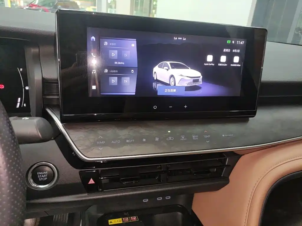 Toyota Camry — миниатюра 13