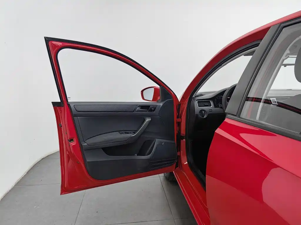Skoda Rapid Spaceback — миниатюра 8