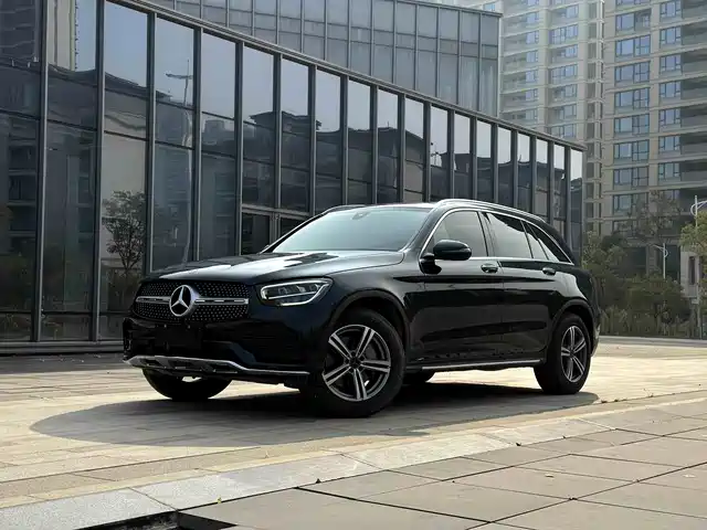 MERCEDES-BENZ GLC