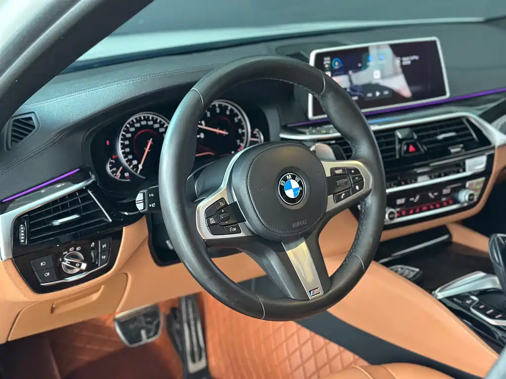 BMW 5 Series — миниатюра 7
