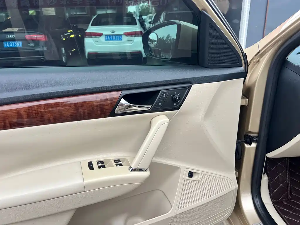 Volkswagen Lavida — миниатюра 7