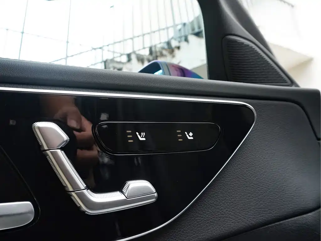 Mercedes-Benz C-Class — миниатюра 11