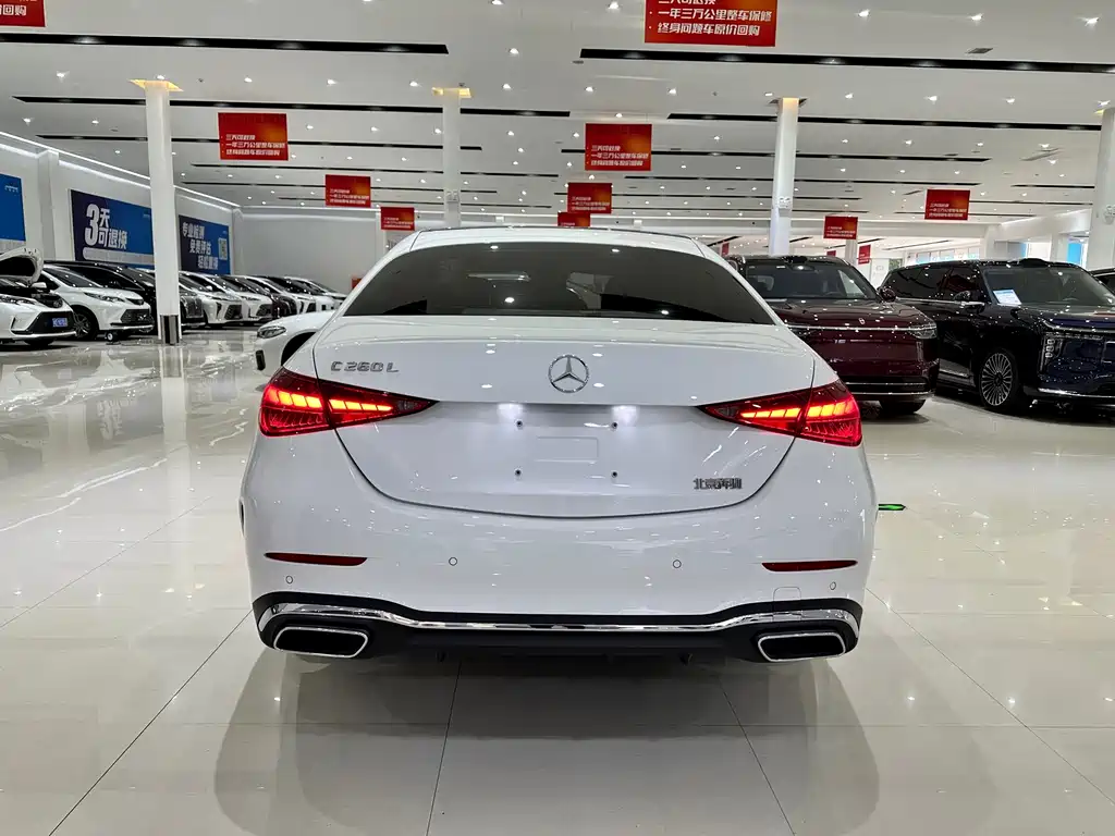 Mercedes-Benz C-Class — миниатюра 6