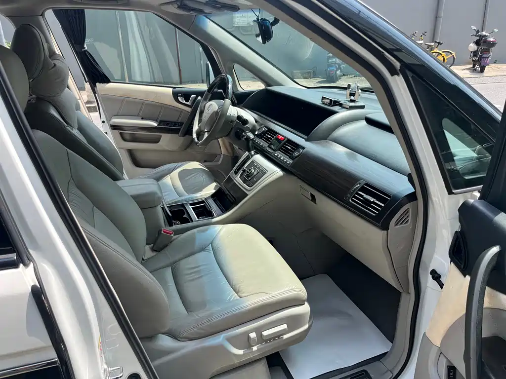 Honda Elysion 2015 2.4L VTi-S Luxury
