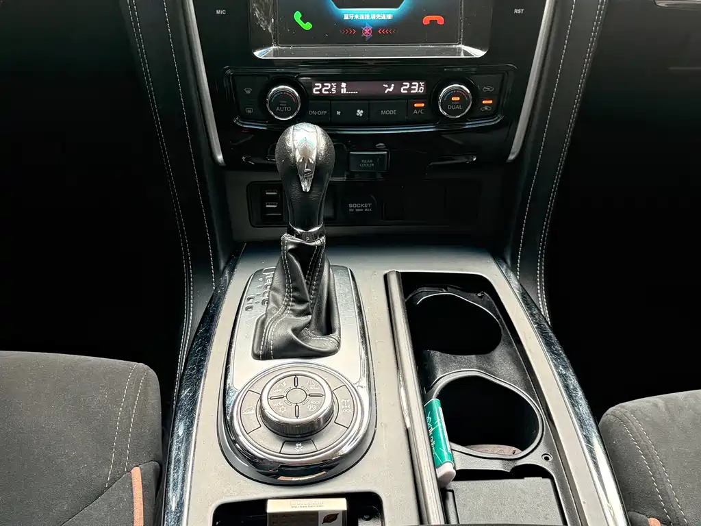 Nissan Patrol — миниатюра 14