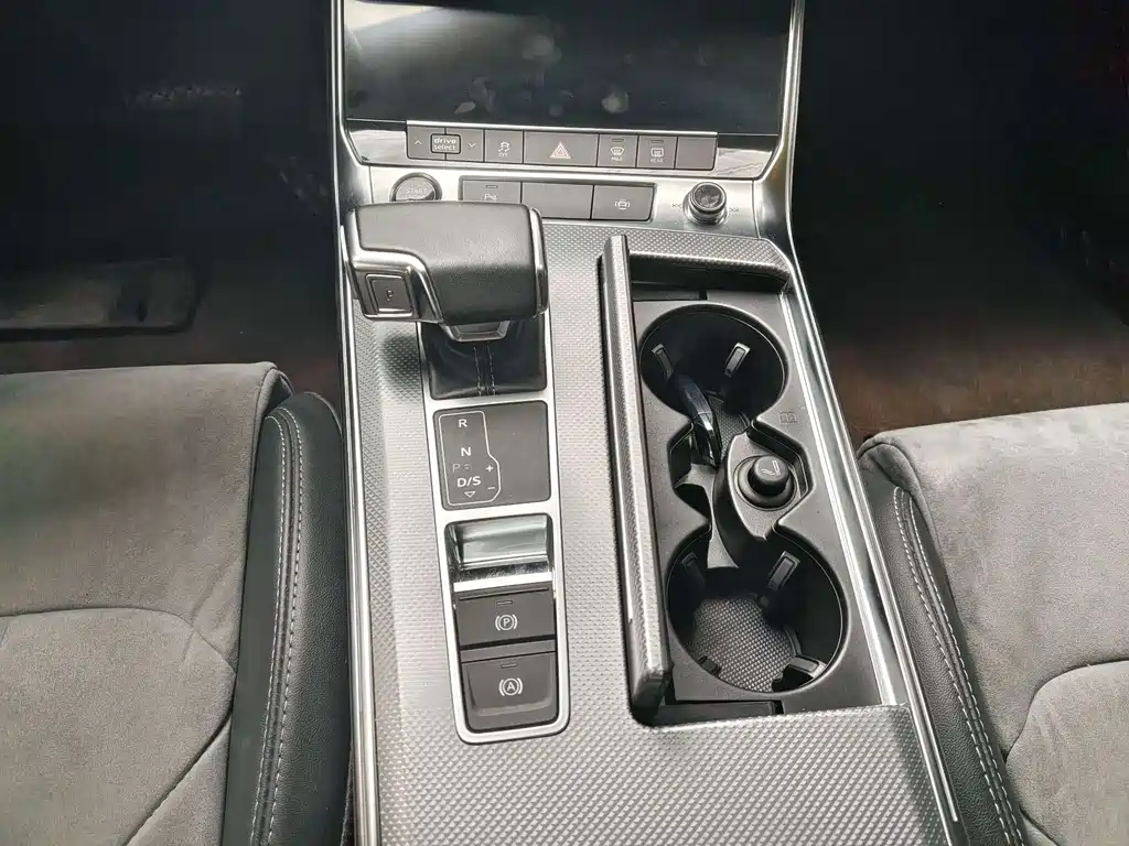 Audi A6L — миниатюра 24