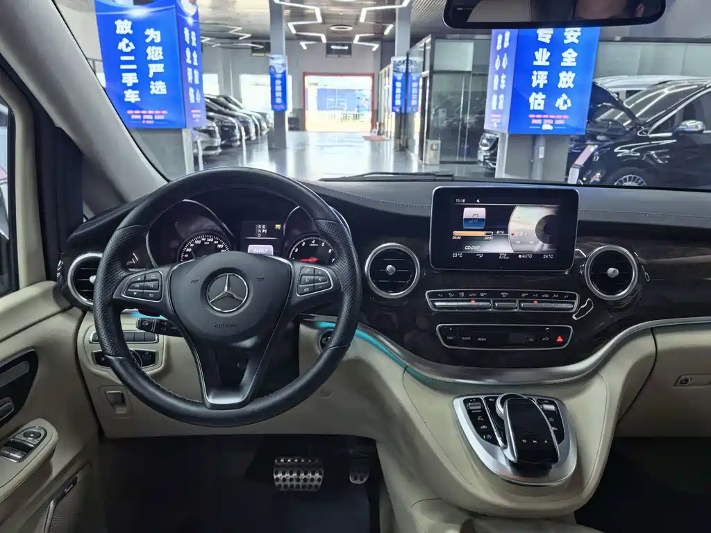 Mercedes-Benz V-Class — миниатюра 13