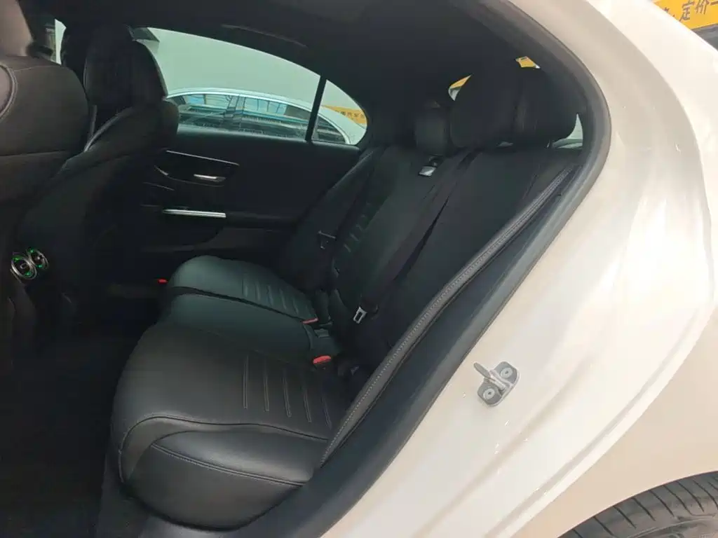 Mercedes-Benz C-Class — миниатюра 17