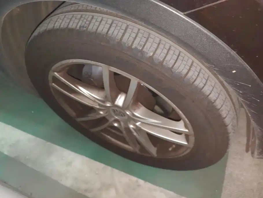 Porsche Cayenne — миниатюра 6