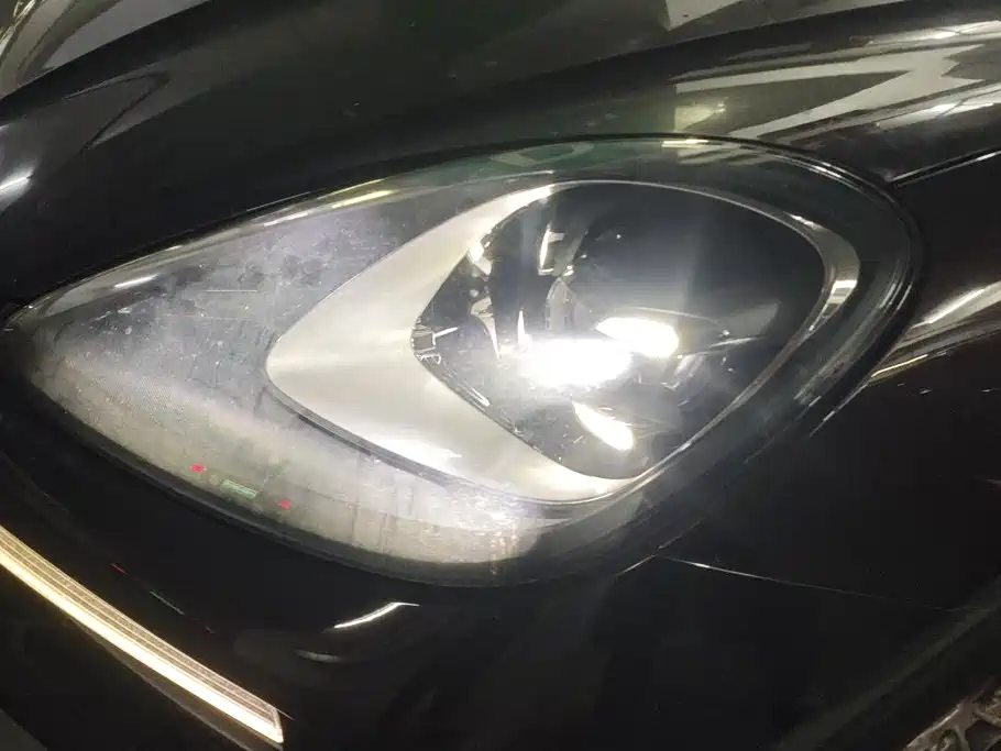 Porsche Cayenne — миниатюра 5