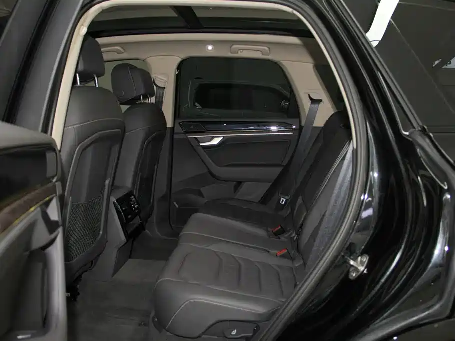 Volkswagen Touareg 2022 3.0TSI Sport