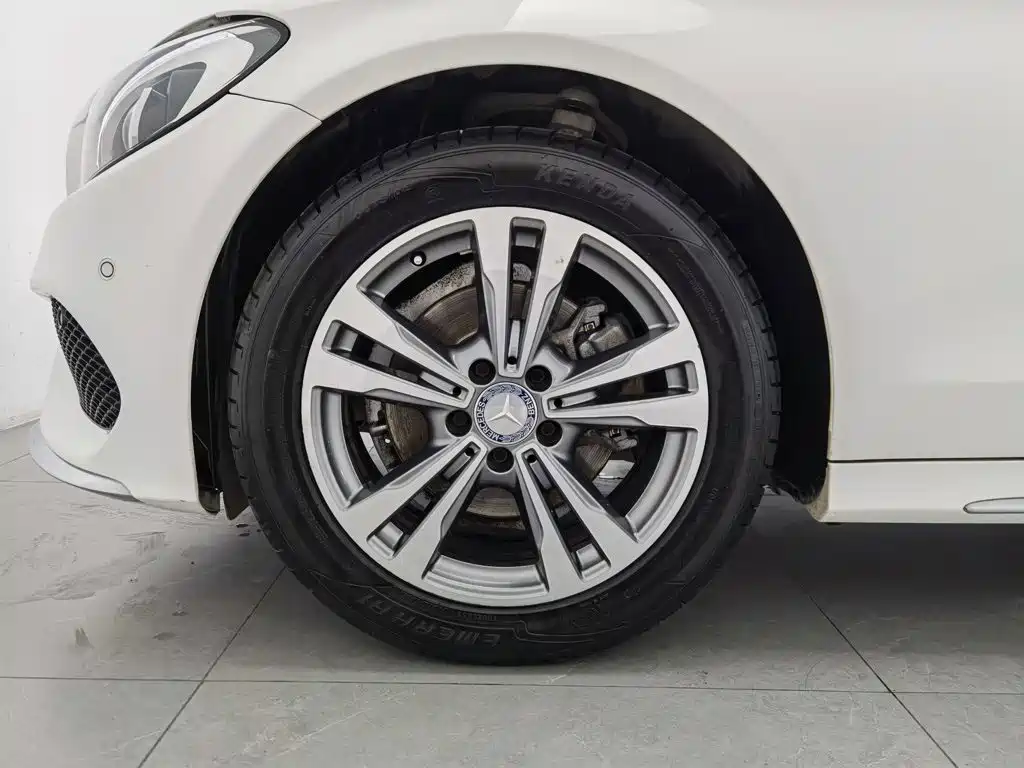 Mercedes-Benz C-Class — миниатюра 17