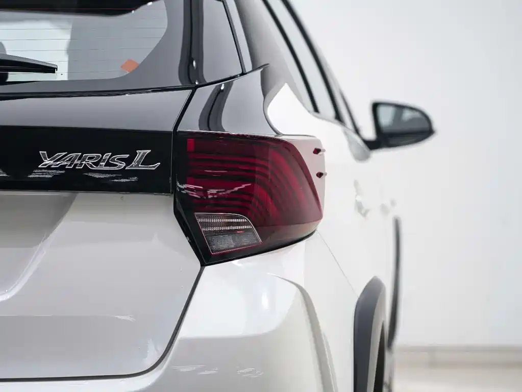 TOYOTA YARIS L ZHIXUAN