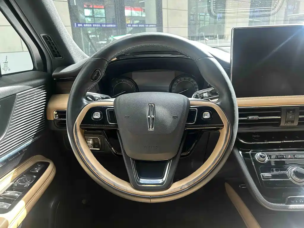 Lincoln Corsair — миниатюра 11