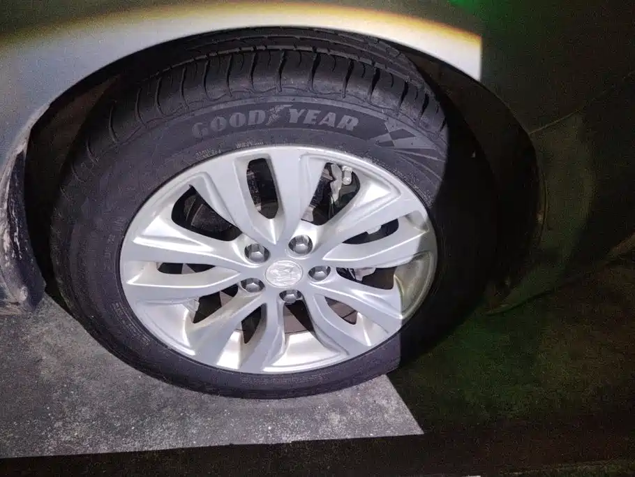 Buick Excelle — миниатюра 5
