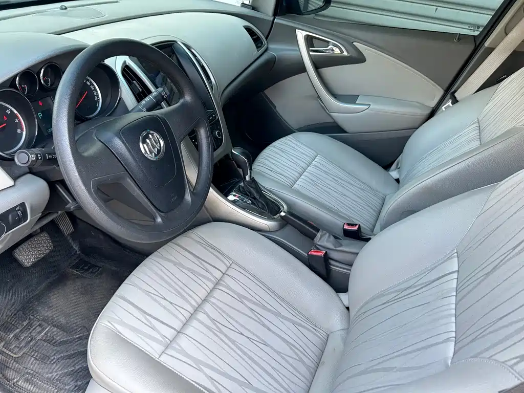 Buick Excelle — миниатюра 9