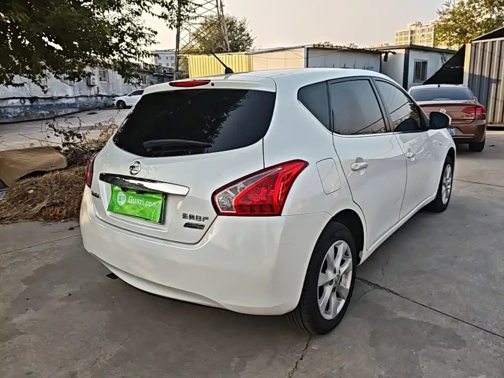 Nissan Tiida — миниатюра 7