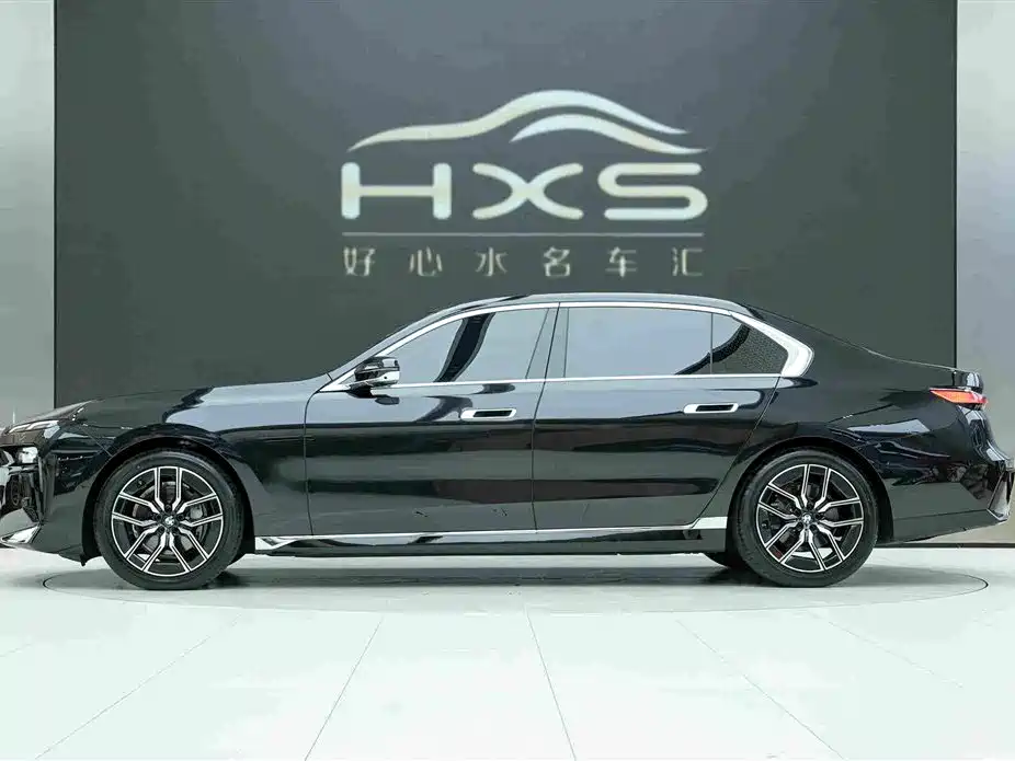 BMW 7 Series — миниатюра 3