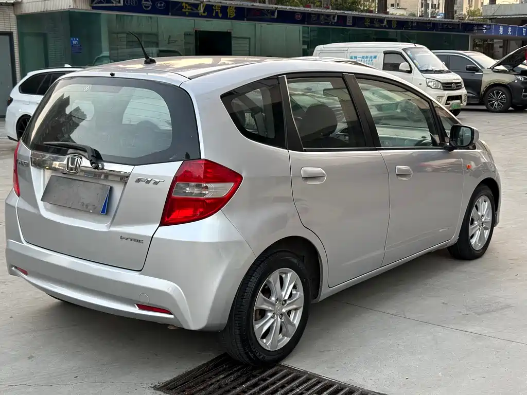 Honda Fit 2011 1.5L AT Luxury
