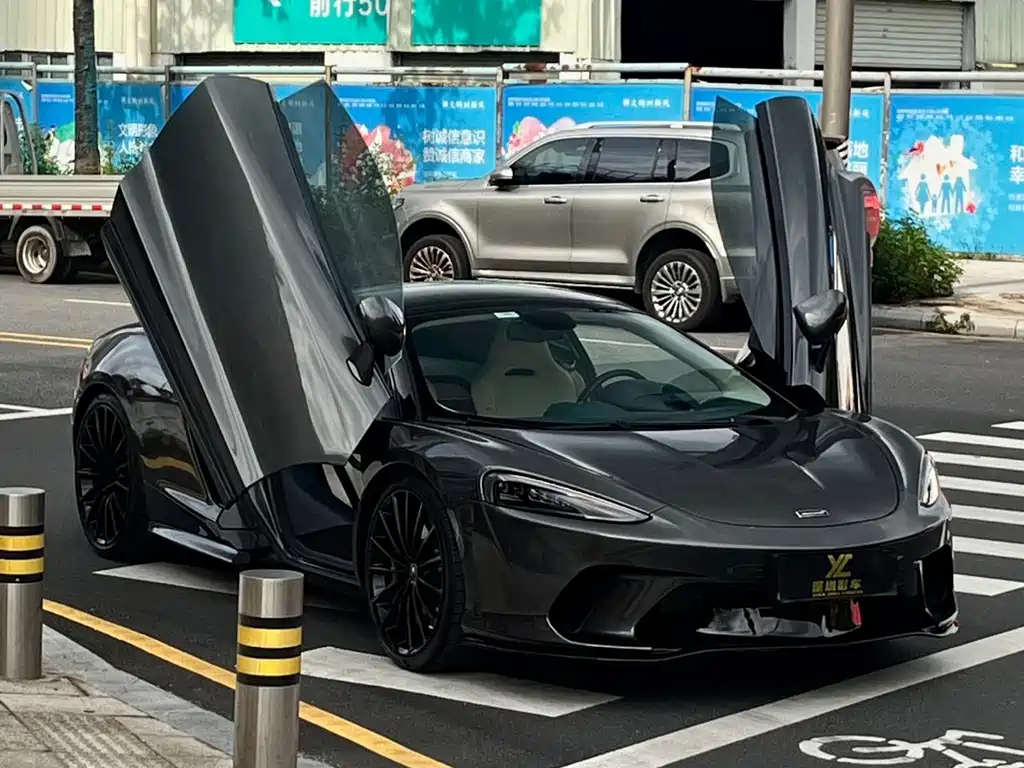 McLaren GT — миниатюра 3