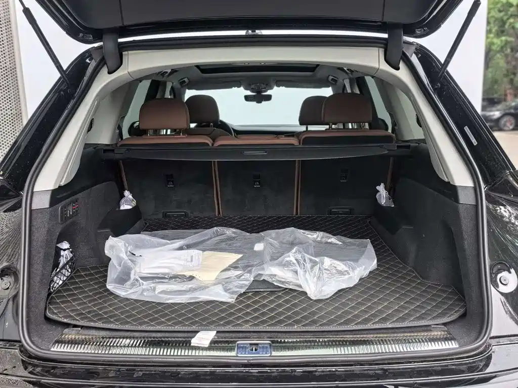 Audi Q7 — миниатюра 10