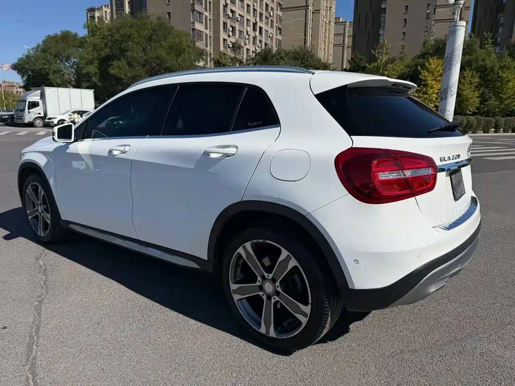 Mercedes-Benz GLA — миниатюра 9