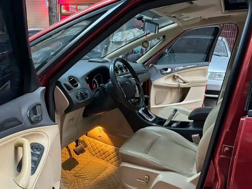 Ford Max — миниатюра 6