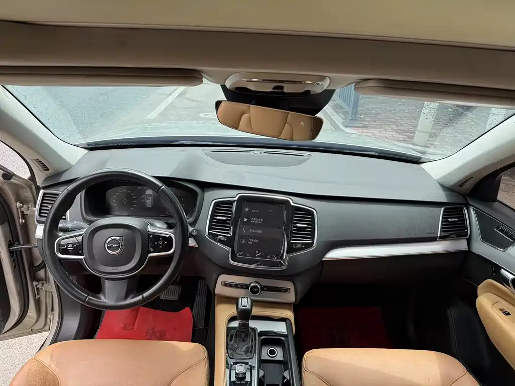 Volvo XC90 — миниатюра 9