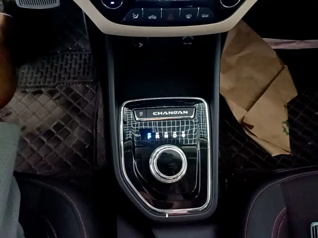 Changan Eado New Energy — миниатюра 14