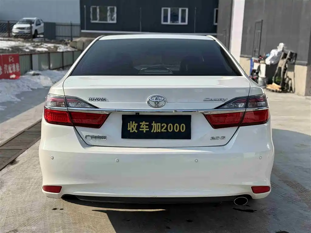 TOYOTA CAMRY