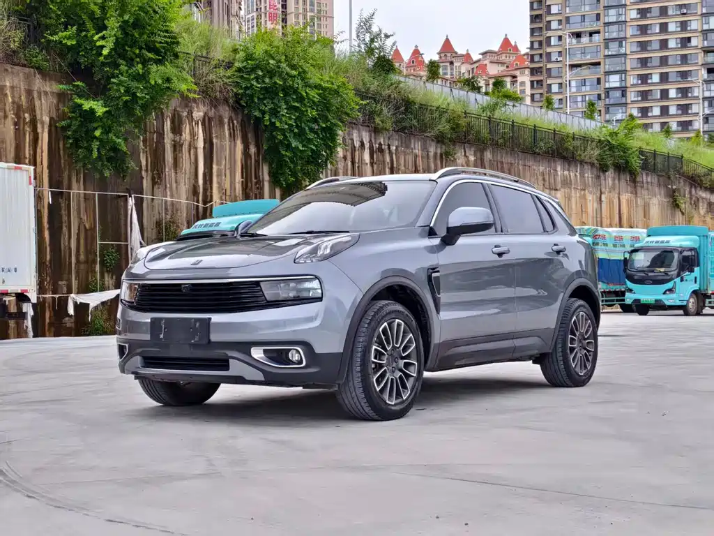 Lynk & Co 01