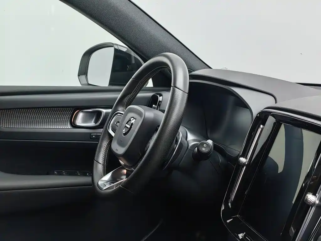Volvo XC40 — миниатюра 22