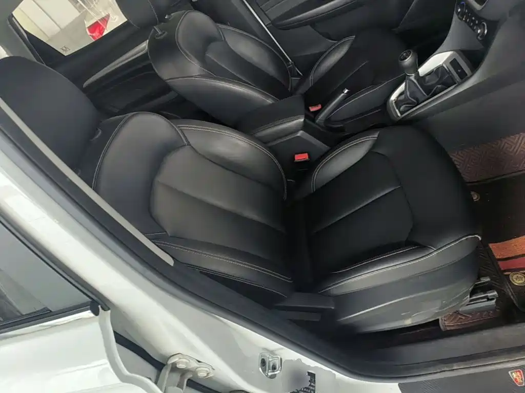 Roewe RX3 — миниатюра 25