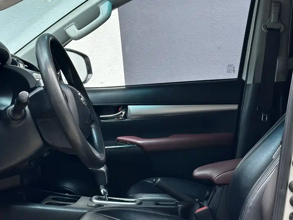 Toyota Hilux 2020 4.0L AT