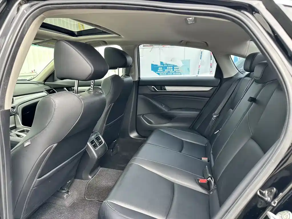 Honda Accord — миниатюра 6