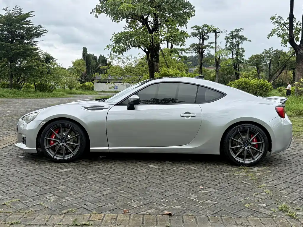 Subaru BRZ — миниатюра 12