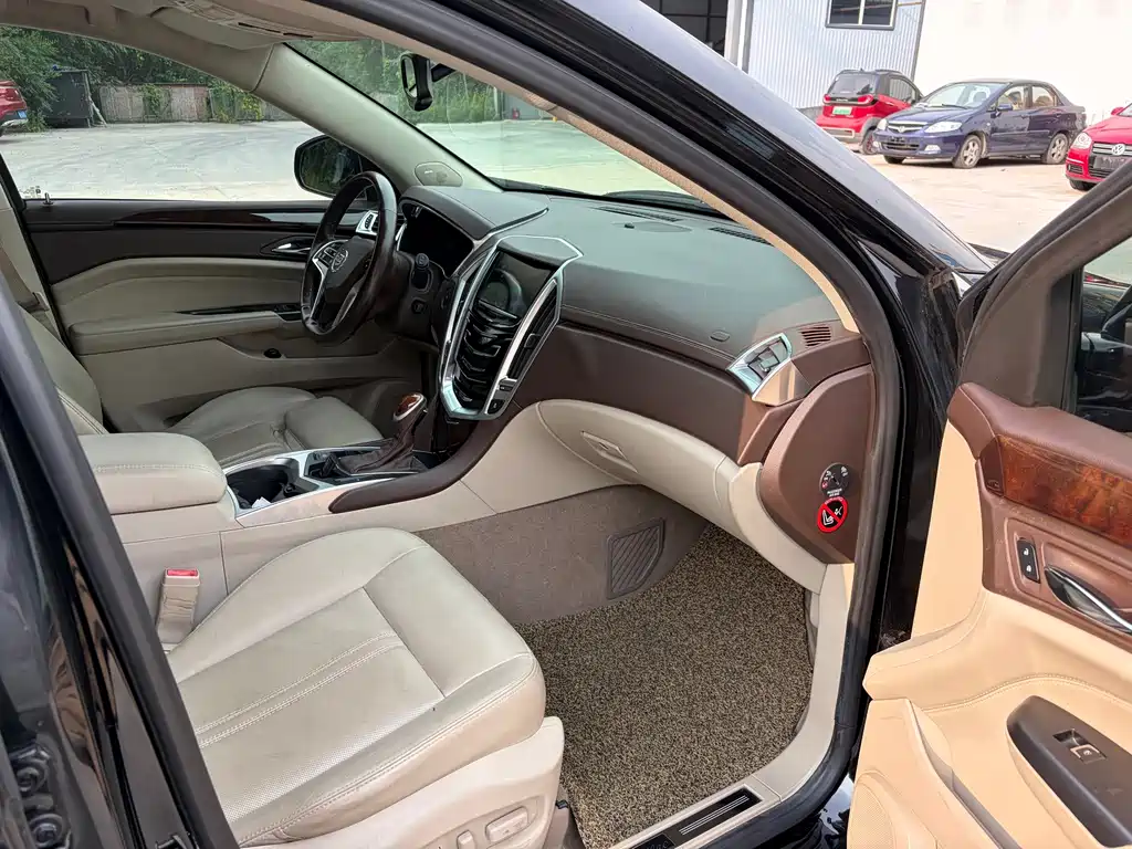 Cadillac SRX — миниатюра 11