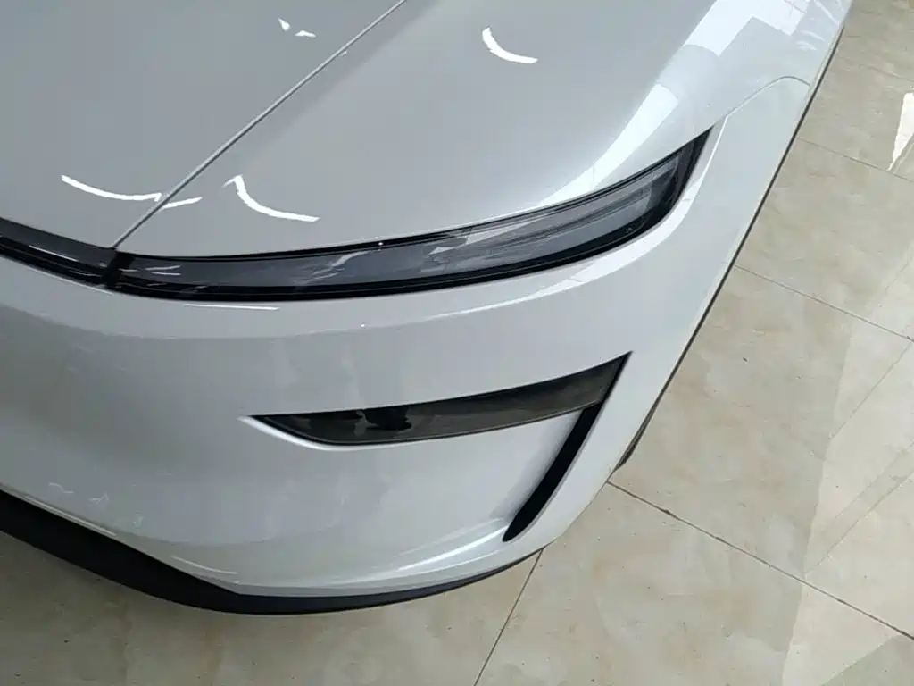Tesla Model Y L — миниатюра 24