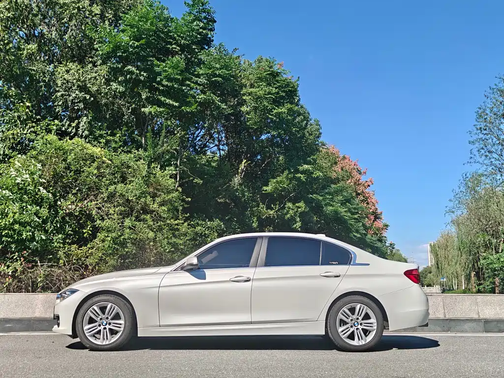 BMW 3 Series — миниатюра 2