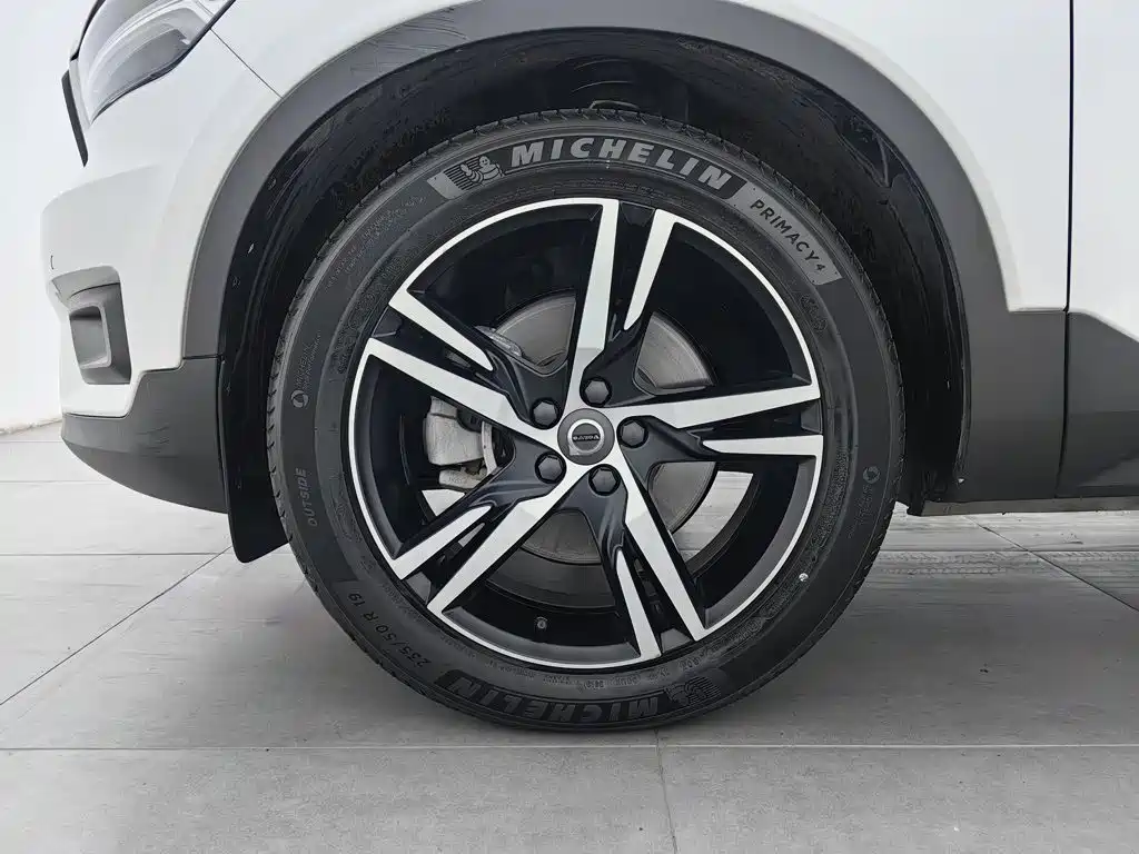 Volvo XC40 — миниатюра 17