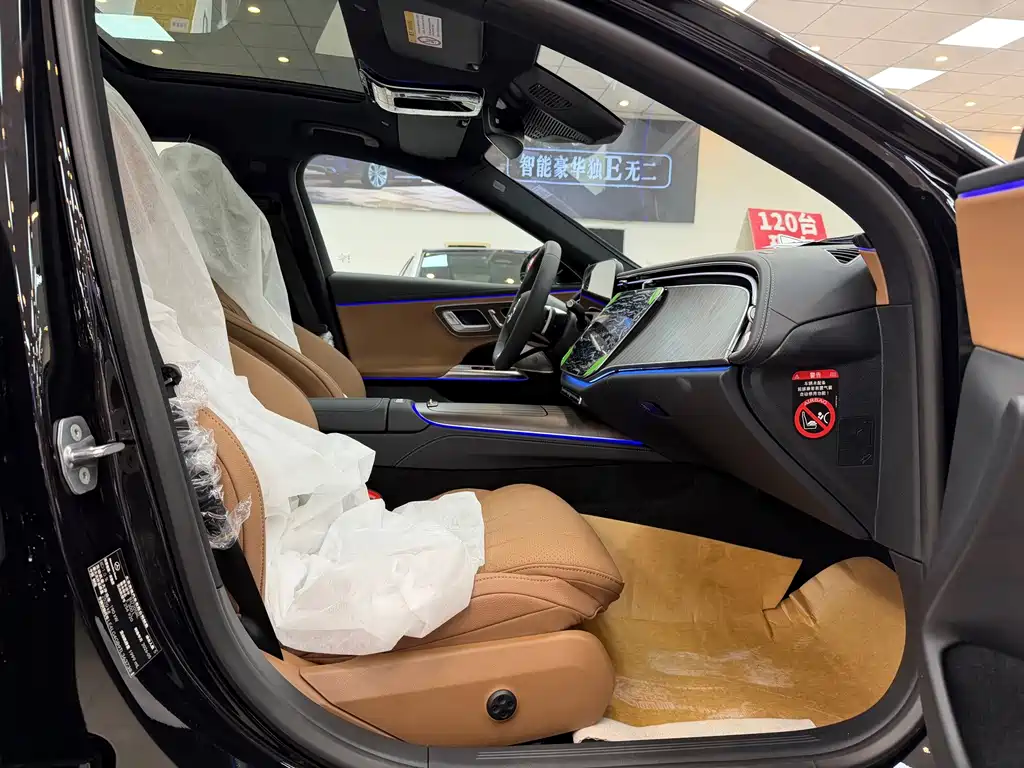 Mercedes-Benz E-Class — миниатюра 20
