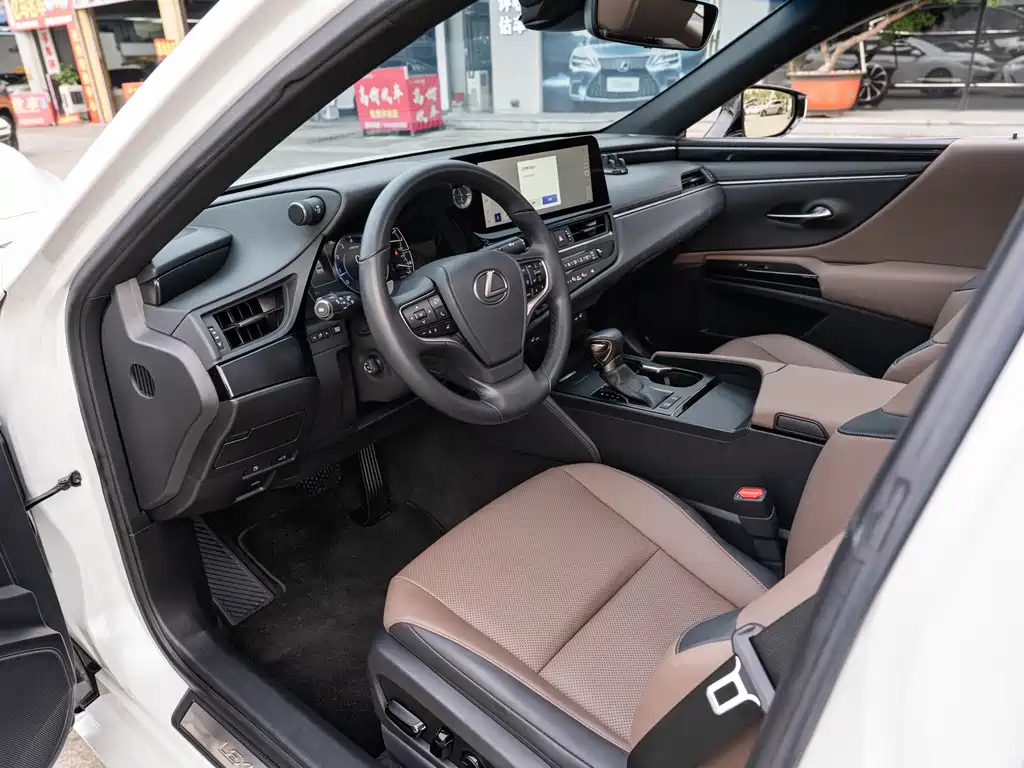Lexus ES — миниатюра 9