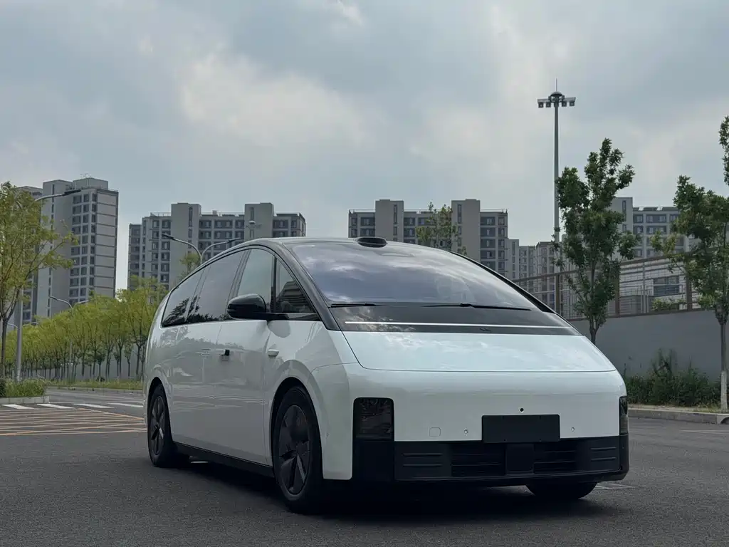 Li Auto Li MEGA — миниатюра 3