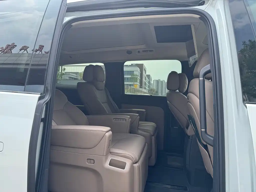 Li Auto Li MEGA — миниатюра 19